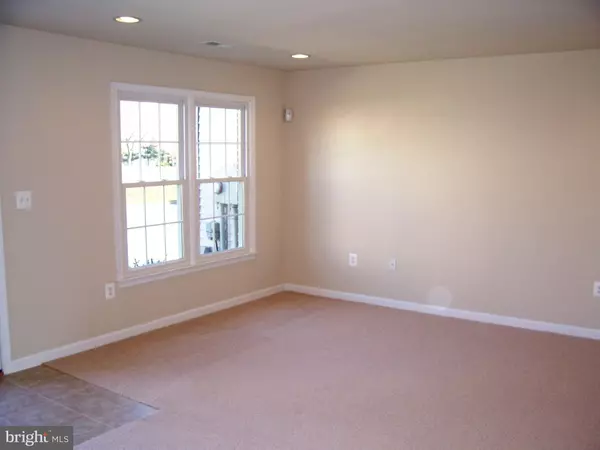 Waldorf, MD 20601,3338 WESTDALE CT