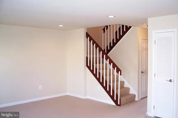 Waldorf, MD 20601,3338 WESTDALE CT