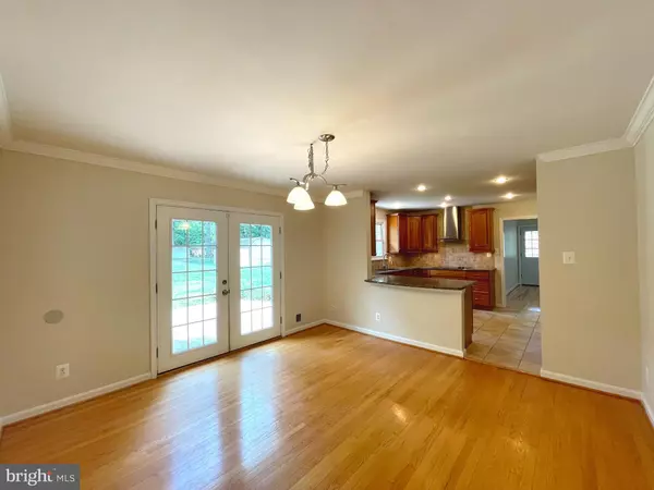 White Plains, MD 20695,10225 DOGWOOD DR