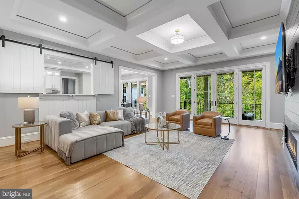 Mclean, VA 22101,7002 A RIVER OAKS DR