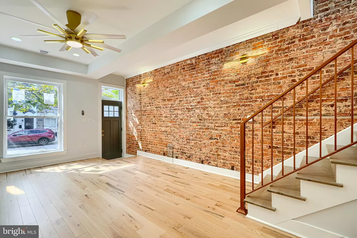 Baltimore, MD 21205,825 N MONTFORD AVE