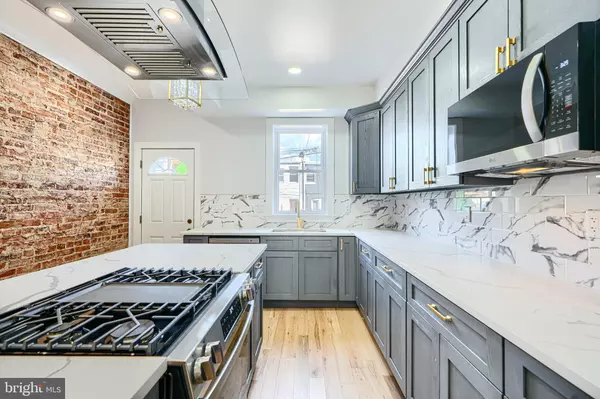 825 N MONTFORD AVE, Baltimore, MD 21205