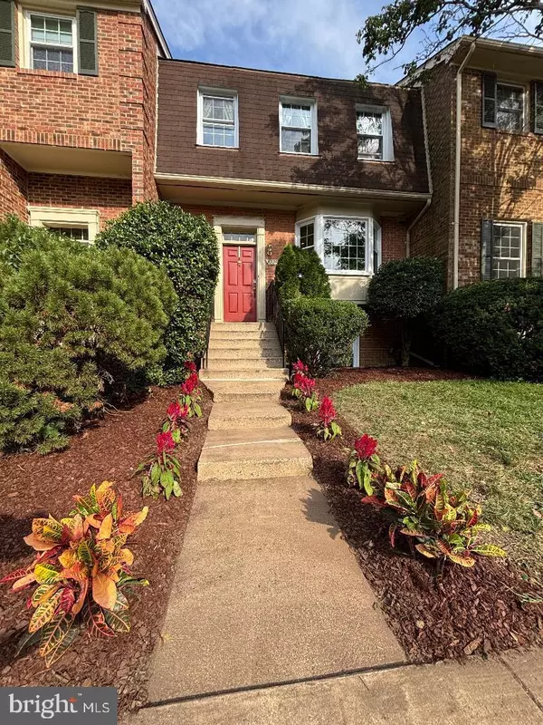 Alexandria, VA 22306,8225 CEDAR LANDING CT