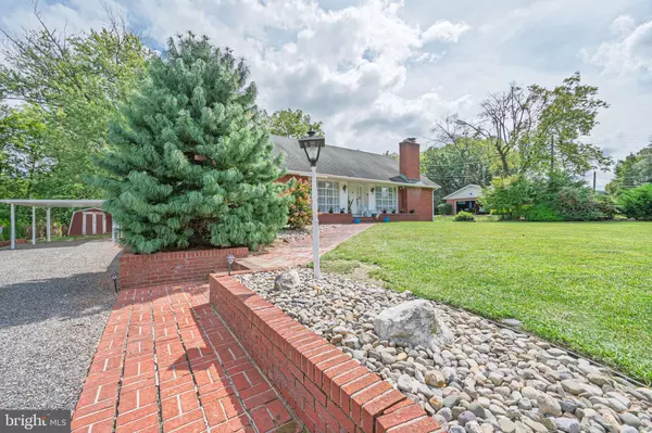 135 S SPRING RD, Vineland, NJ 08361