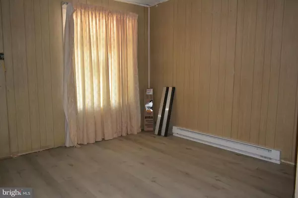 Mt Carmel, PA 17851,21 N CHESTNUT ST