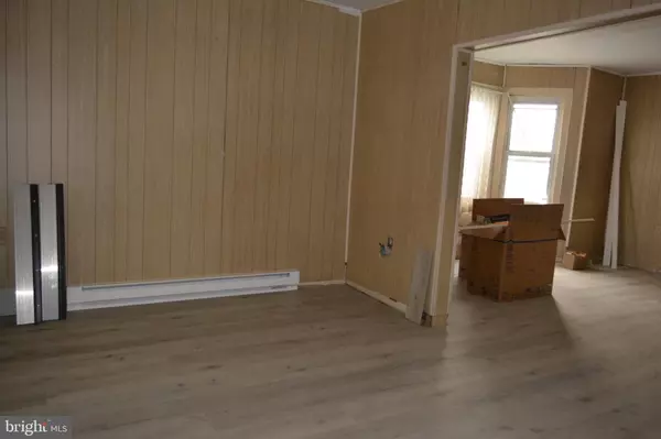 Mt Carmel, PA 17851,21 N CHESTNUT ST