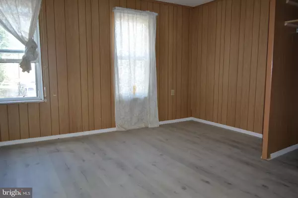 Mt Carmel, PA 17851,21 N CHESTNUT ST