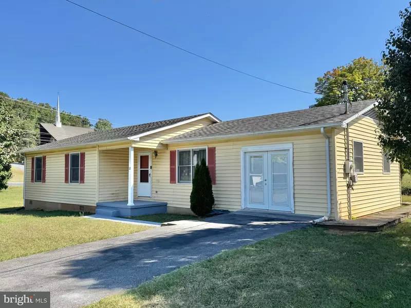 12 HILLVUE ST, Front Royal, VA 22630
