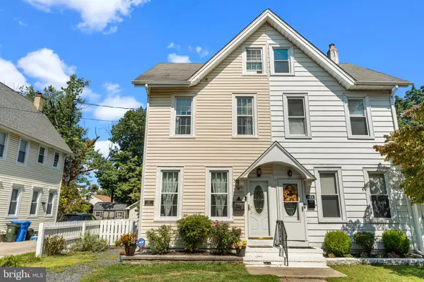 Riverton, NJ 08077,611 CINNAMINSON ST