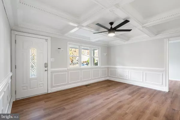 4421 KENWOOD DR, Woodbridge, VA 22193