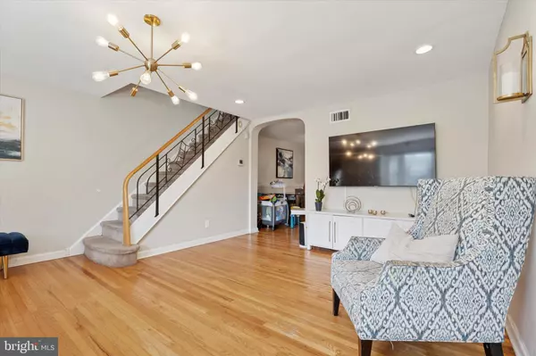 Philadelphia, PA 19120,353 E CLAREMONT RD