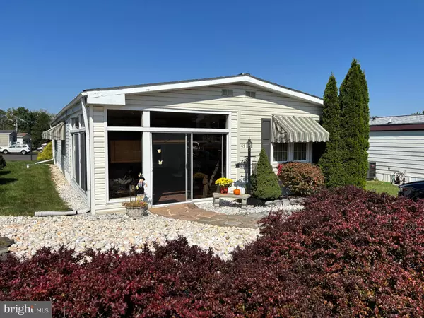 53 NESHAMINY FALLS CIR, North Wales, PA 19454