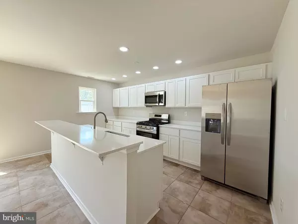 Millville, NJ 08332,6 WHITAKER CT