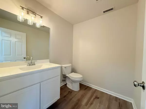 Millville, NJ 08332,8 WHITAKER CT