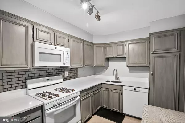 Arlington, VA 22202,1300 ARMY NAVY DR #529