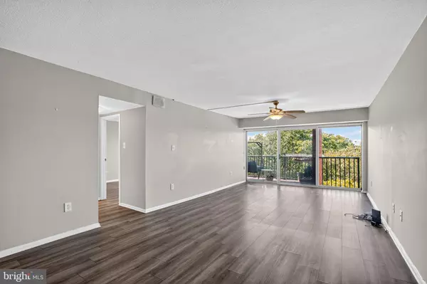 Arlington, VA 22202,1300 ARMY NAVY DR #529