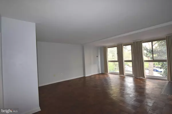 Washington, DC 20037,922 24TH ST NW #318