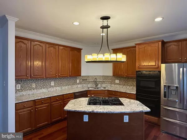 Vienna, VA 22180,2833 GRACE FOREST PL