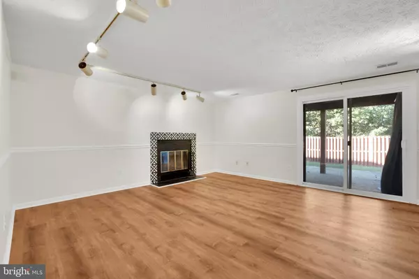 Lorton, VA 22079,9114 ASPENPARK CT