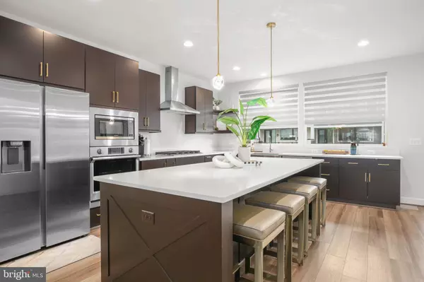 Woodbridge, VA 22191,13723 COURSE VIEW WAY