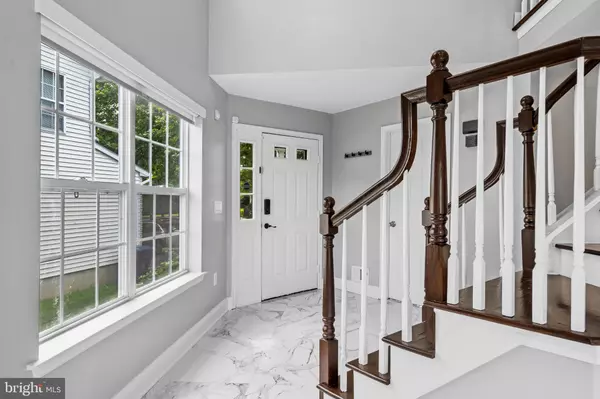 Lawrence Twp, NJ 08648,98 CANAL VIEW DR