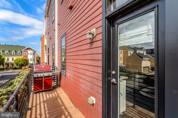 Alexandria, VA 22301,2004 POTOMAC AVE