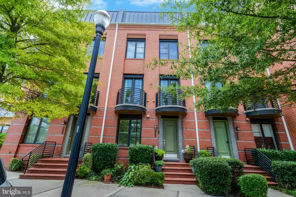 2004 POTOMAC AVE, Alexandria, VA 22301