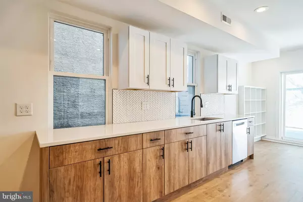 Philadelphia, PA 19130,840 LELAND ST