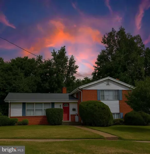 9831 SINGLETON DR, Bethesda, MD 20817