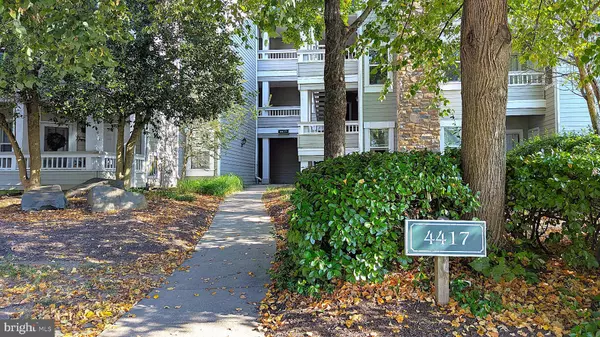 4417 FAIRSTONE DR #104, Fairfax, VA 22033