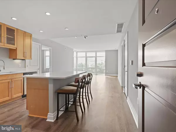 Mclean, VA 22102,8220 CRESTWOOD HEIGHTS DR #708