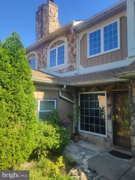 1207 FRIEL PL, Philadelphia, PA 19116