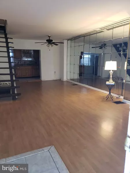 1534 S WOODSTOCK ST, Philadelphia, PA 19146