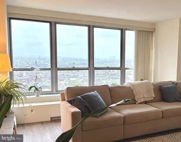 Philadelphia, PA 19103,224-30 W RITTENHOUSE SQ #2110