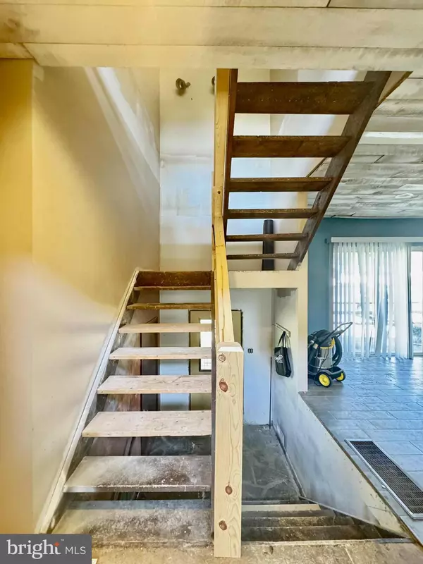 Oakland, MD 21550,306 SHADY ACRE LN