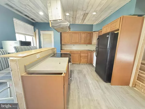 Oakland, MD 21550,306 SHADY ACRE LN