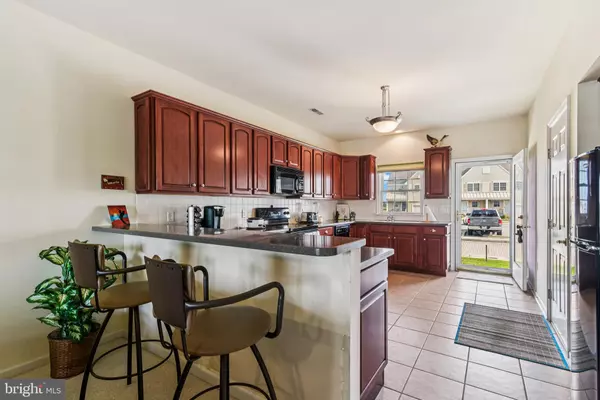 Crisfield, MD 21817,107-E WATERS EDGE #107E