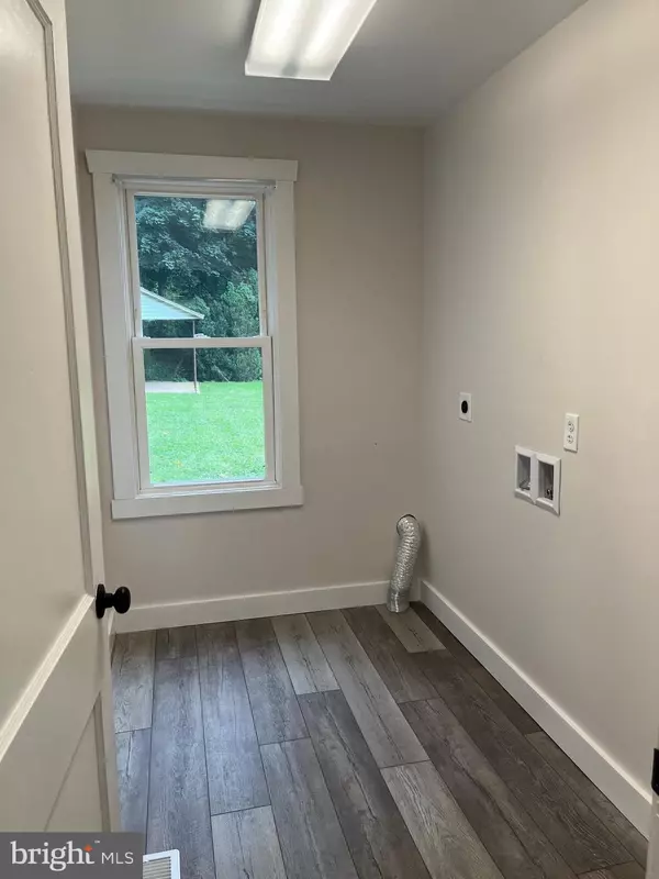 Strasburg, PA 17579,917-A N OLD RD #1ST FLR