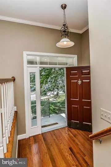 Lorton, VA 22079,9664 DUTCHMAN DR