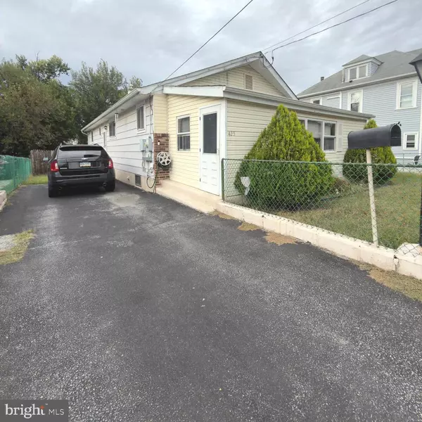 425 MANHATTAN ST, Essington, PA 19029