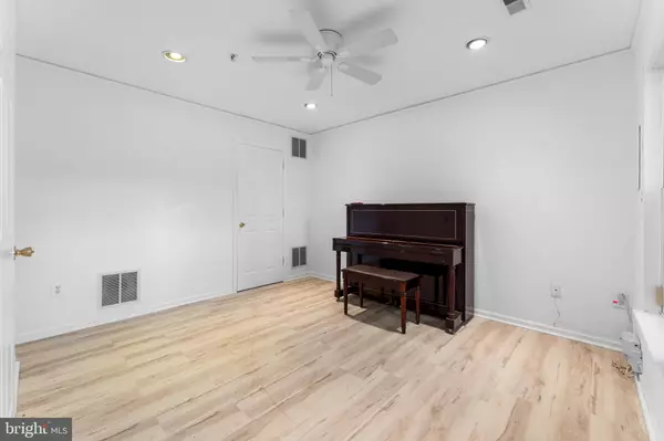 Gaithersburg, MD 20878,9443 FIELDS RD