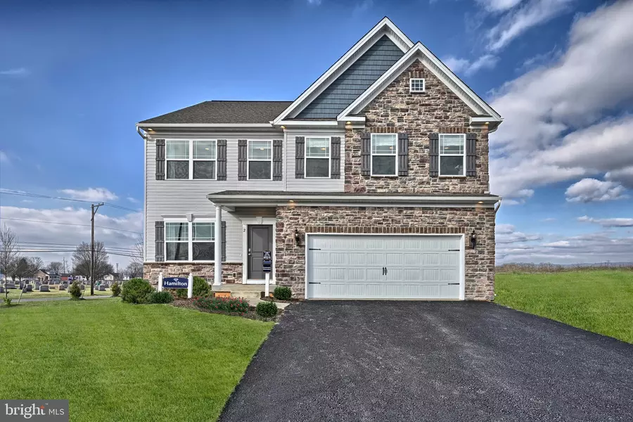 2 BENNINGTON WAY, Carlisle, PA 17013