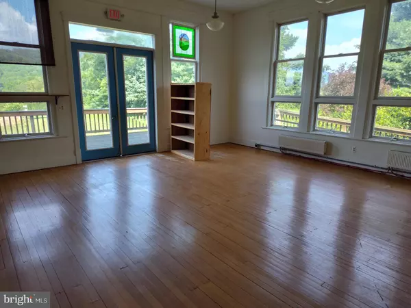 Sperryville, VA 22740,21-NW BELLE MEADE LN