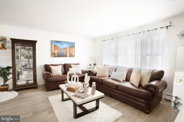 Dale City, VA 22193,4903 KENYON CT