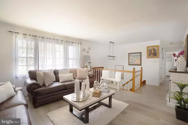 Dale City, VA 22193,4903 KENYON CT