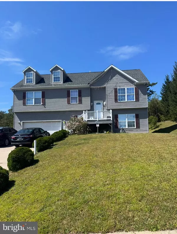 34 SUNSET DR, Hazle Township, PA 18201