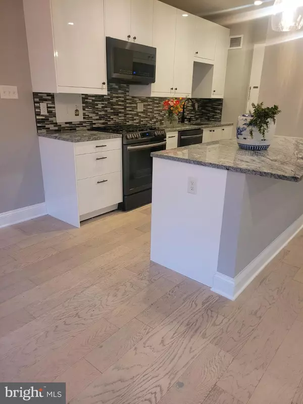 Rockville, MD 20852,10500 ROCKVILLE PIKE #320