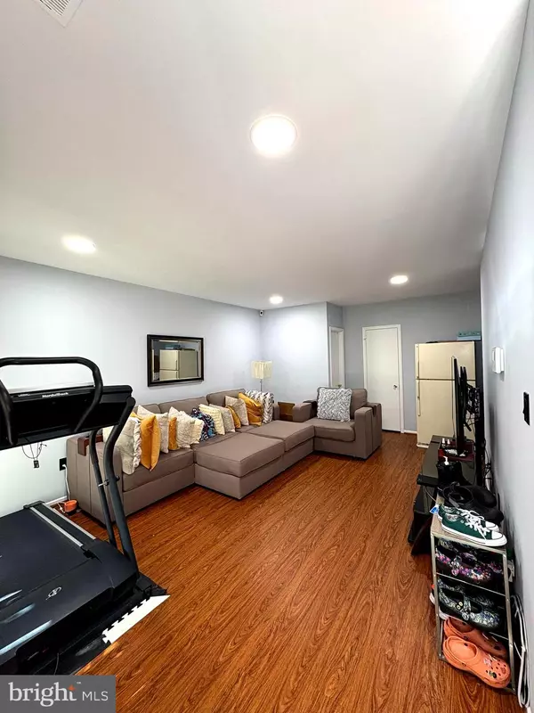 Burtonsville, MD 20866,3710 AMSTERDAM TER #7-74