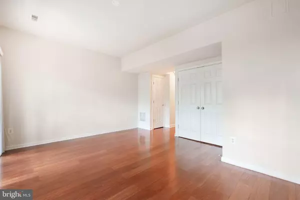 Fairfax, VA 22030,11465 LOG RIDGE DR