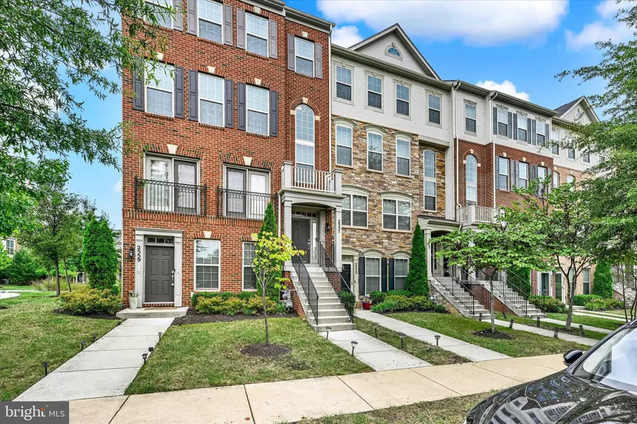 2557 CAMPUS WAY N, Glenarden, MD 20706